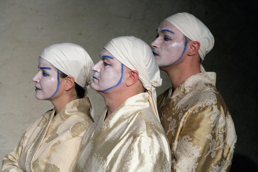 Foto von DER GUTE MENSCH VON SEZUAN von B. Brecht, Hermann Anthamatten, 2006