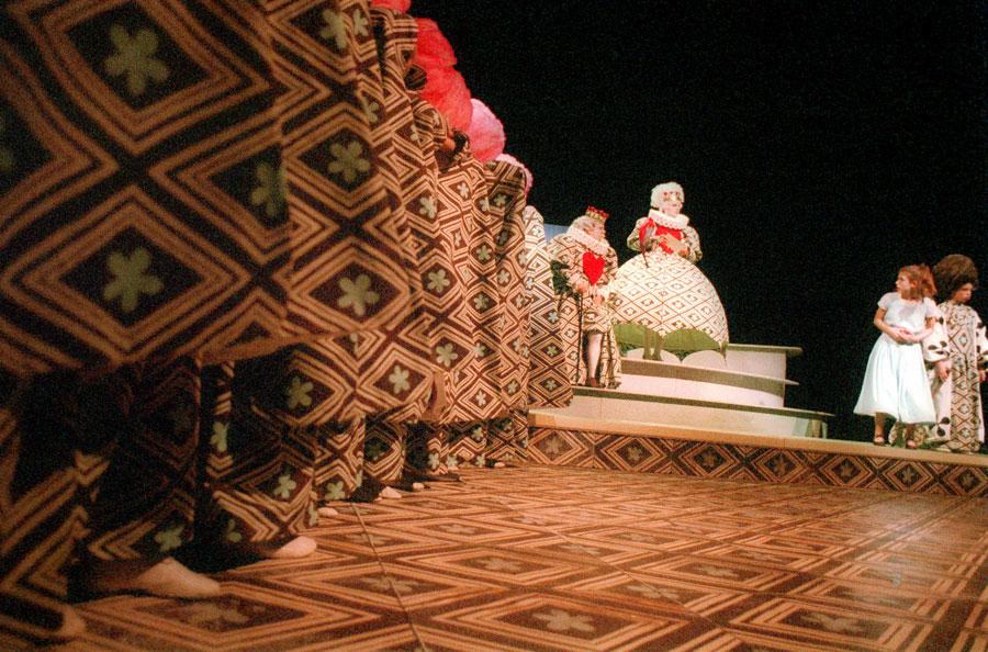 Foto von ALICE IM WUNDERLAND nach Lewis Carroll, Daniel Wahl, 2001